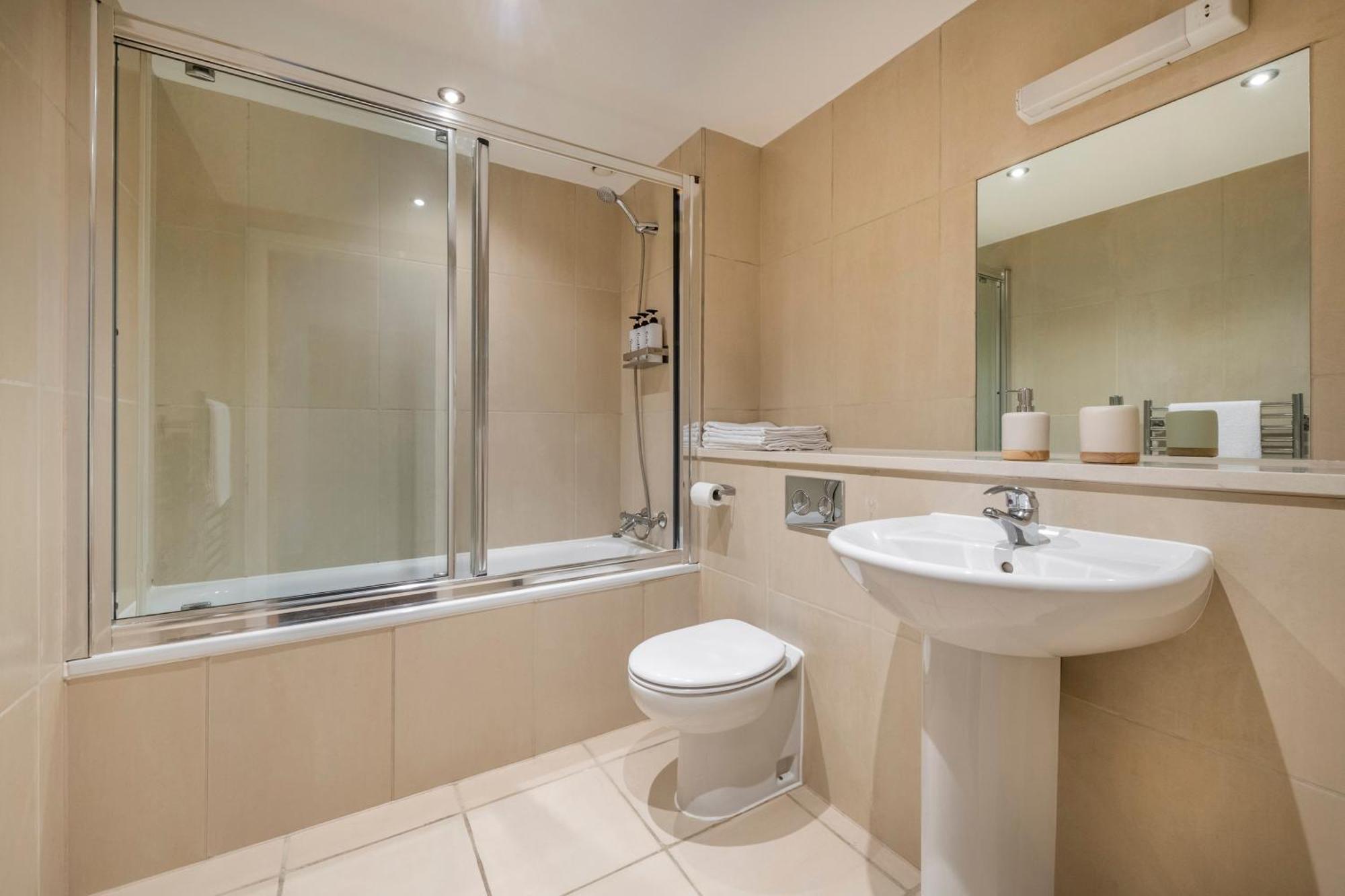 Apartment Stylish 2 Bedroom In Chelsea By Battersea Park With Ac London